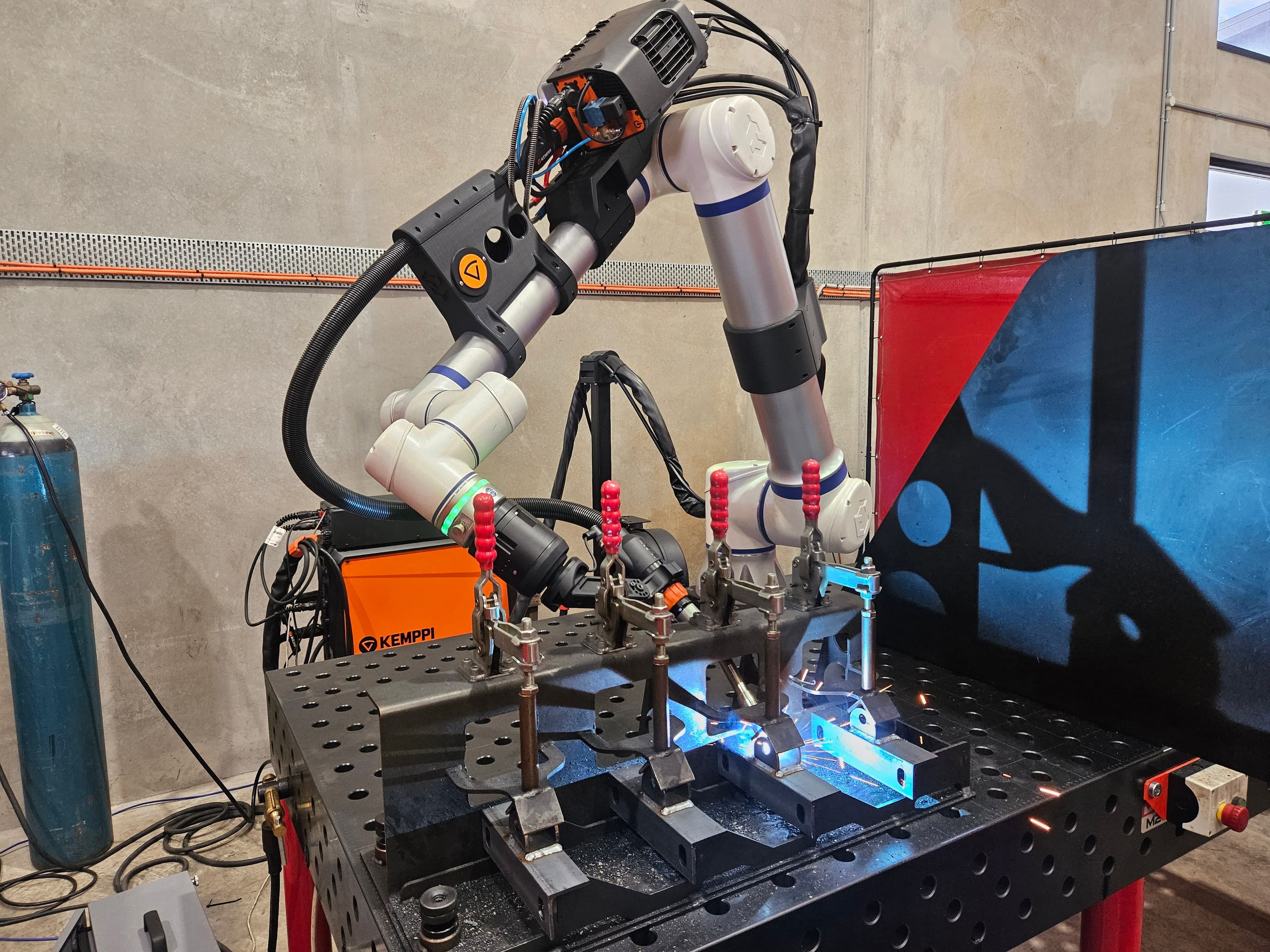 Elite Kemppi AX500 CS620 collaborative robot welder